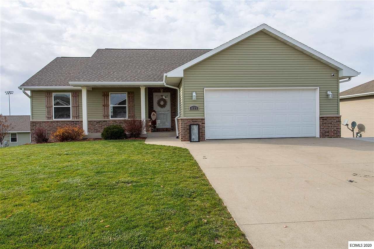 435 Lezlie Dr, Peosta, IA 52068 Zillow