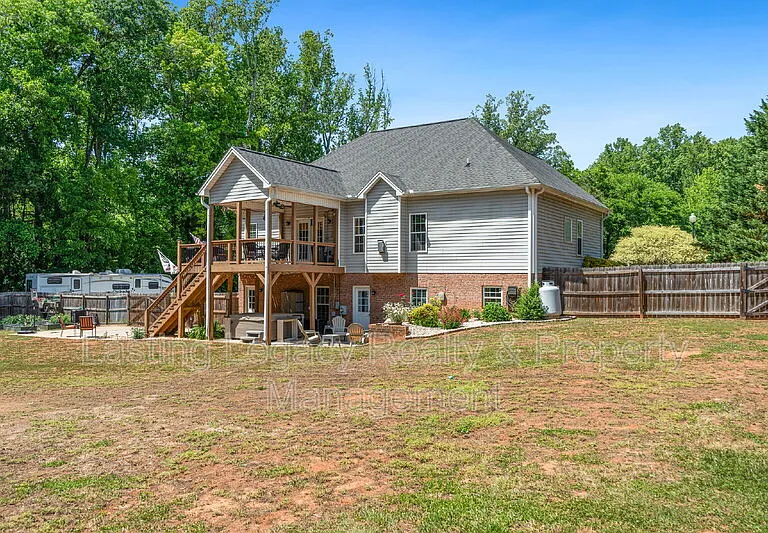 187 Marbrook Dr — Photo 52