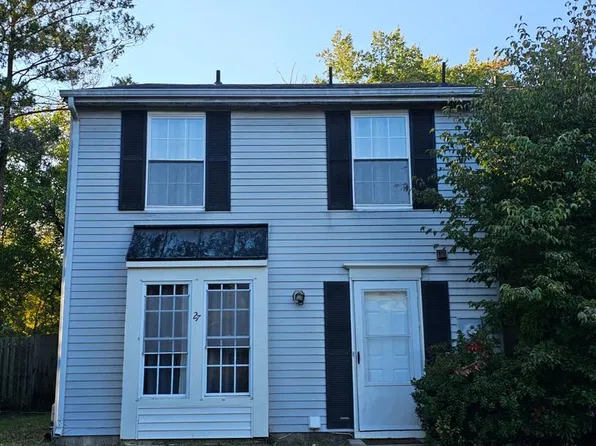27 Vanderbilt Ct, Sicklerville, NJ 08081