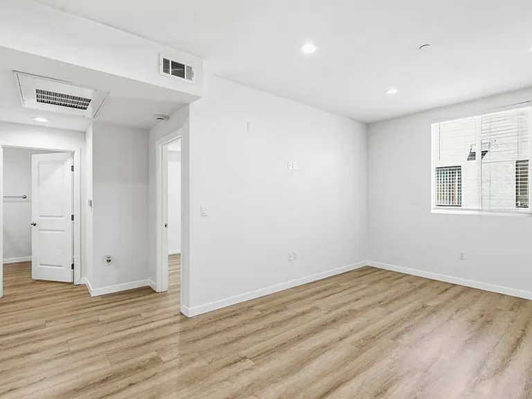 8827 Van Nuys Blvd #103 — Photo 8