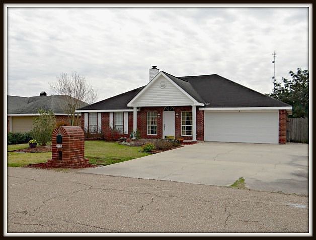 2nd image of 215 Longleaf Dr