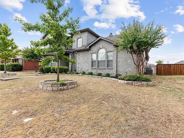 1st image of 452 Orchard Hill Dr