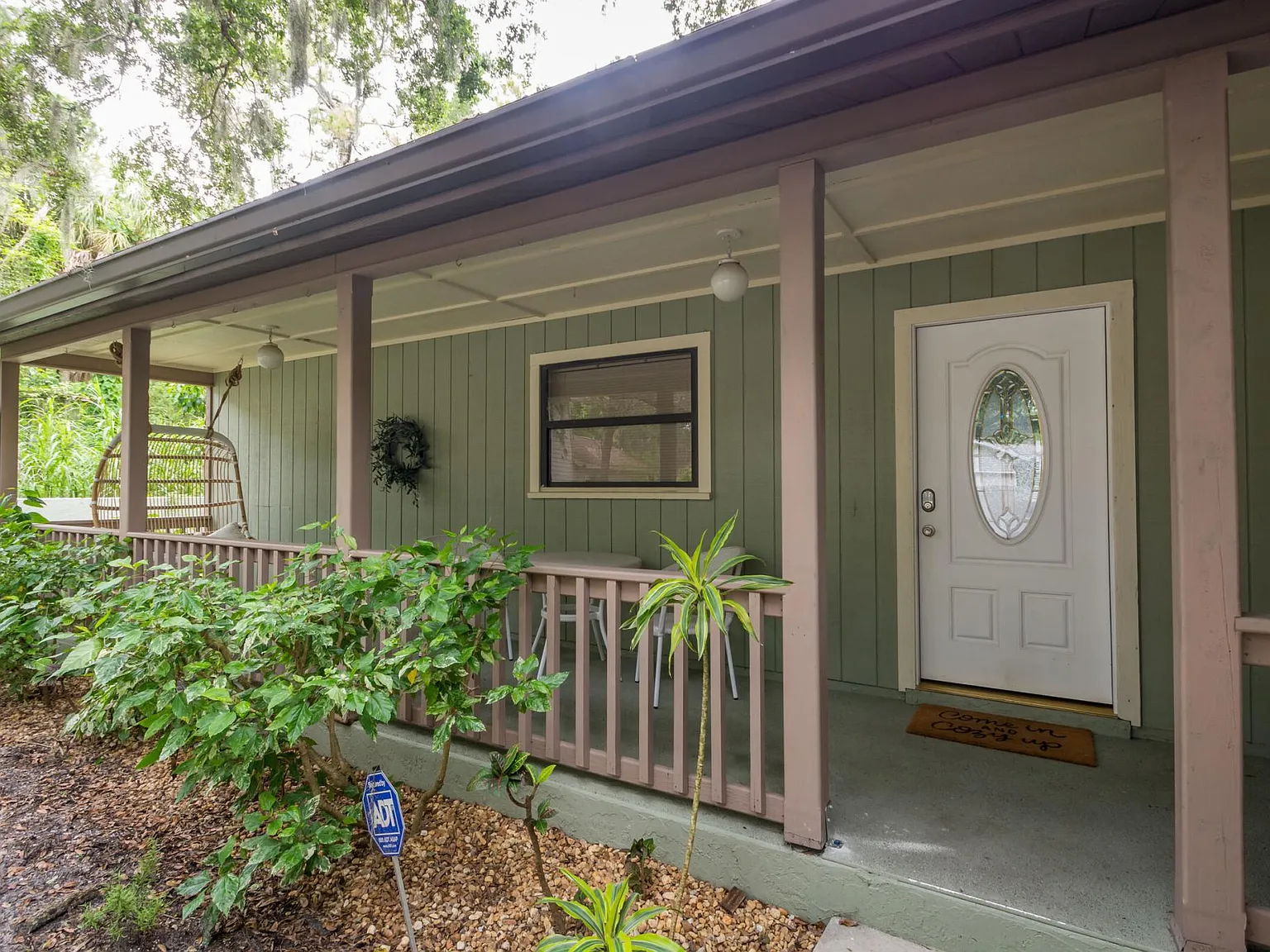4 bed, 2152 sqft, $3,500 — Photo 2