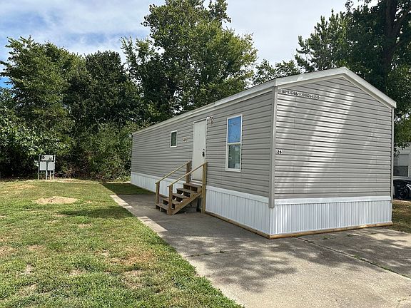 4th image of 2501 S Broadway Ave #26