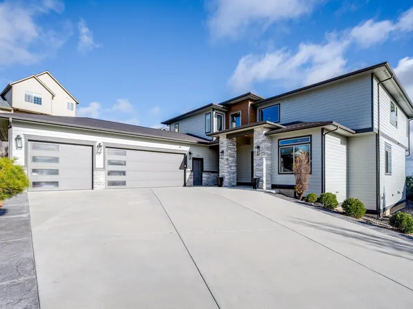 270 SW Golden Hills Dr, Pullman, WA 99163