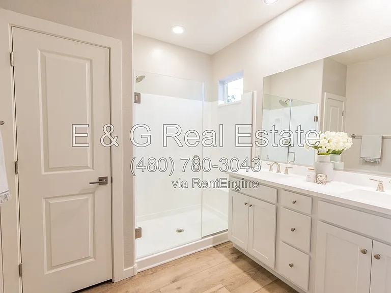 3725 E Flower St — Photo 16