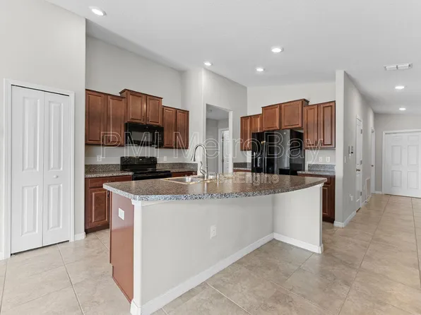 10208 Carloway Hills Dr, Wimauma, FL 33598