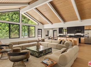 14011 Magnolia Blvd, Sherman Oaks, CA 91423