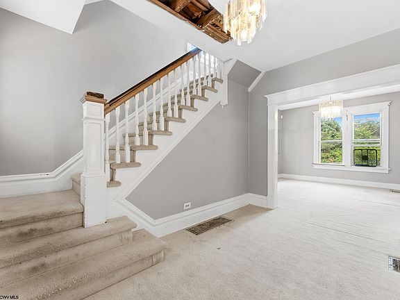 5th image of 309 Lyndhurst St