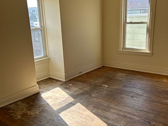 4th image of 24 S 7th St #854900DE2