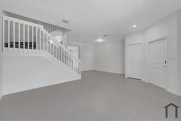 3 bed, 1585 sqft, $3,200 — Photo 4
