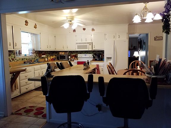 4th image of 220 Scenic Dr