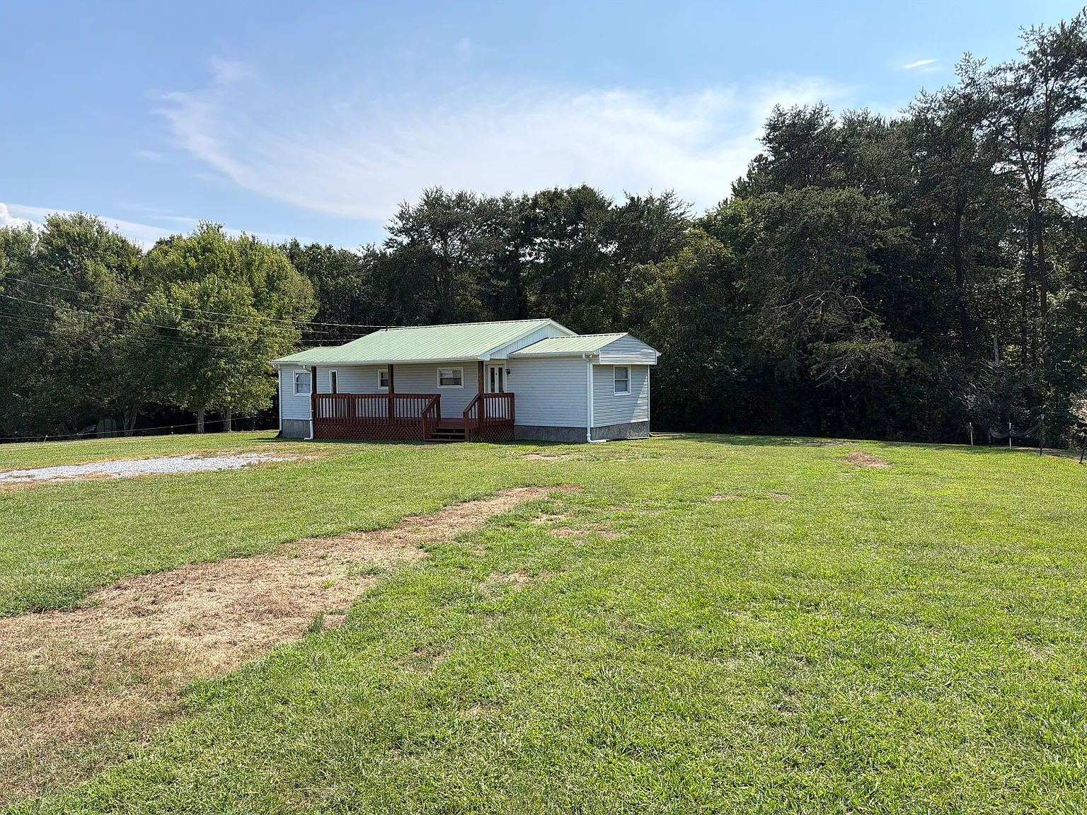 3 bed, 1000 sqft, $950 — Photo 2