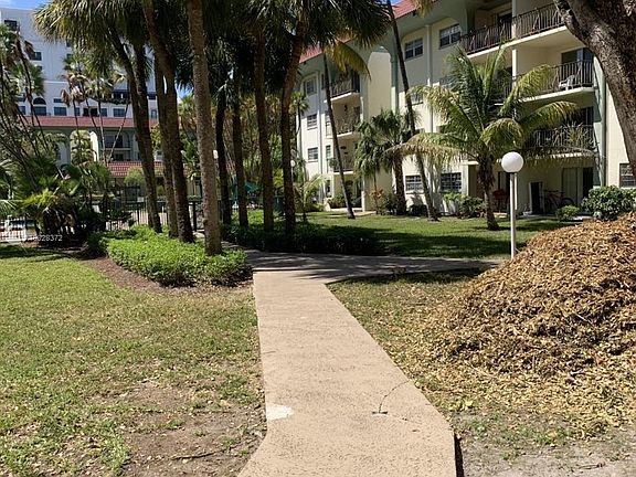 4th image of 8107 SW 72nd Ave APT 404E