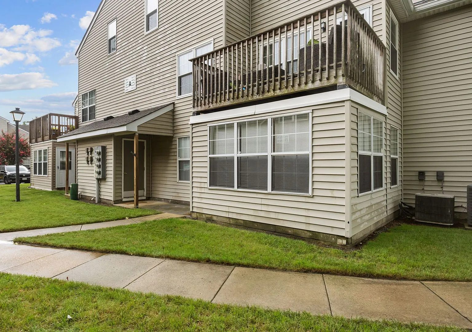Charming Condo Overlooking Honey Bee Golf Course — Photo 2