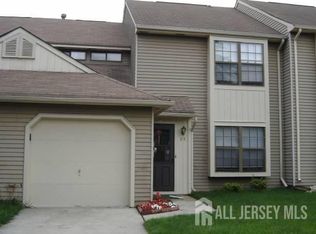 23 Heyward Ct, East Brunswick, NJ