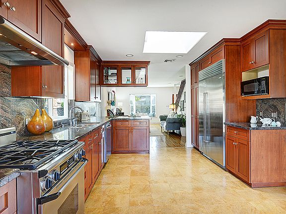 5th image of 12965 Rubens Ave
