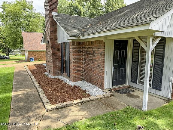 5th image of 6406 Cherokee Dr