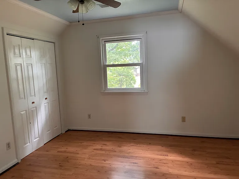 Upstairs bedroom 2