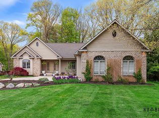 2333 Longmeadow St NW, Grand Rapids, MI 49504