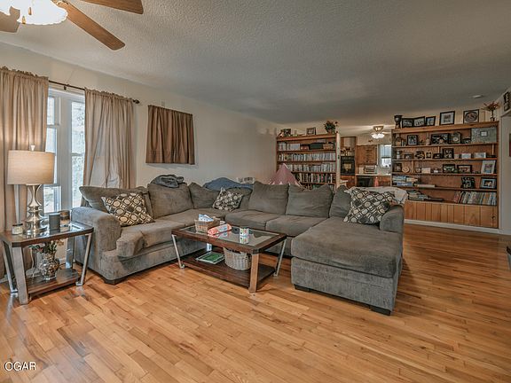 5th image of 718 W 13th St