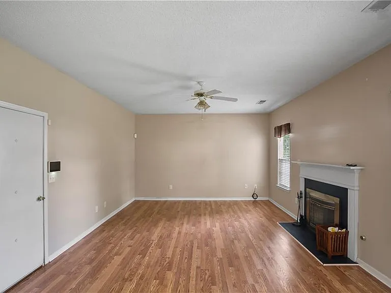 2224 Eagles Nest Cir — Photo 16