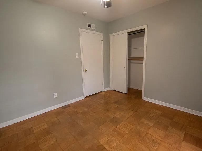 4361 Montclair Cir E — Photo 31