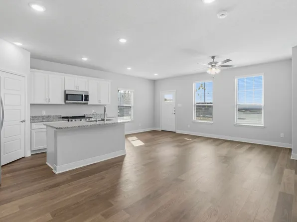 7118 Magnolia Vlg, San Antonio, TX 78252