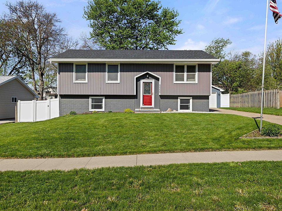 1st image of 1111 Holly Dr