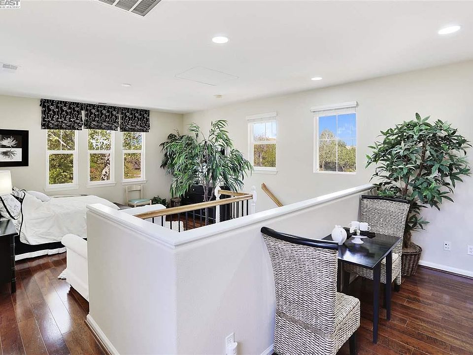 1st image of 674 W Pasadena Ave #674