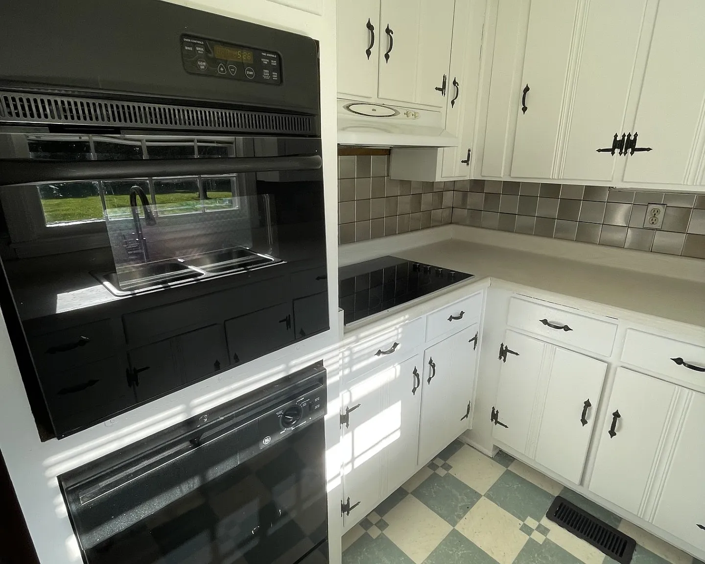 3 bed, 1.0 bath, 1428 sqft, $1,850 — Photo 4