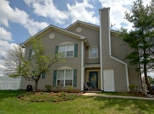 109 Columbus Dr, Franklin Park, NJ 08823