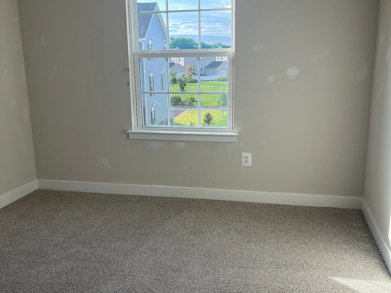 221 Lorewood Park Rd — Photo 2