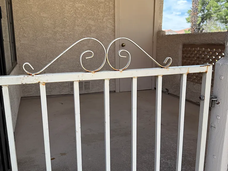 1417 Santa Margarita St — Photo 2