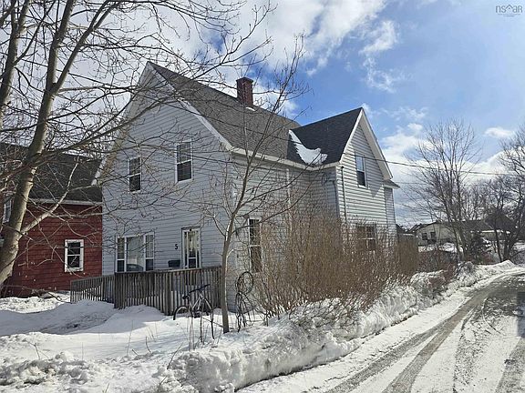 2nd image of 5 Byng St