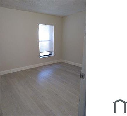 3rd image of 1050 3rd Ave N