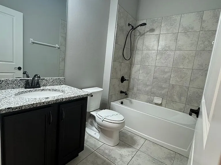 2233 S Chamberlain Blvd — Photo 11