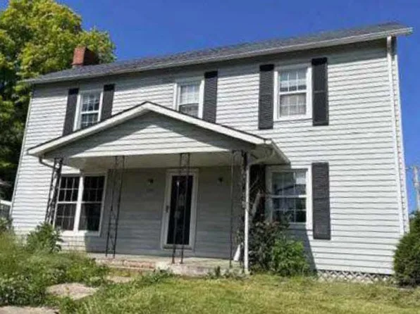 227 3rd St, Winfield, MO 63389