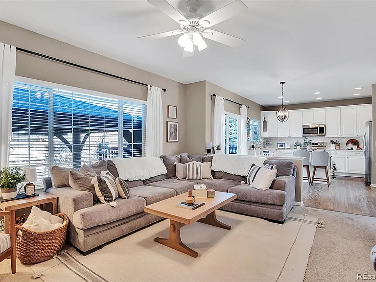 6037 S Walden Ct — Photo 3