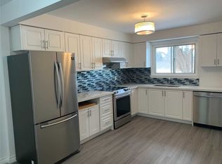 925 Bayly St #11, Pickering, ON L1W1L4