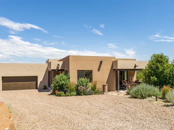 22 Via Bella, Santa Fe, NM 87507