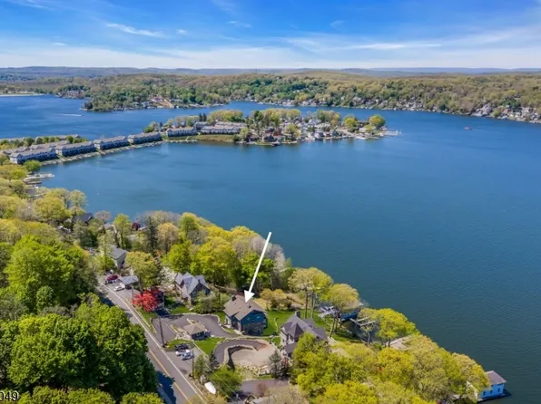 497 Windemere Ave, Mount Arlington Boro, NJ 07856