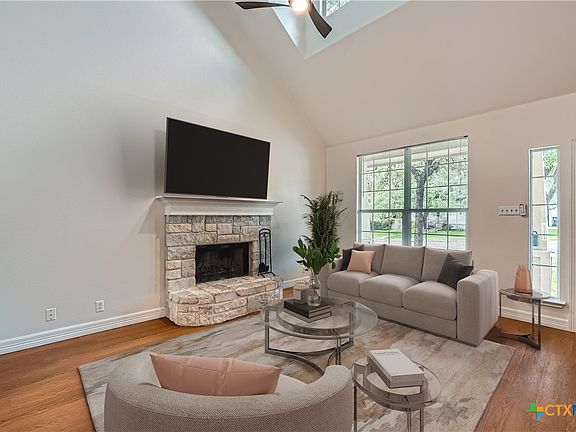 2nd image of 2033 Northview Dr