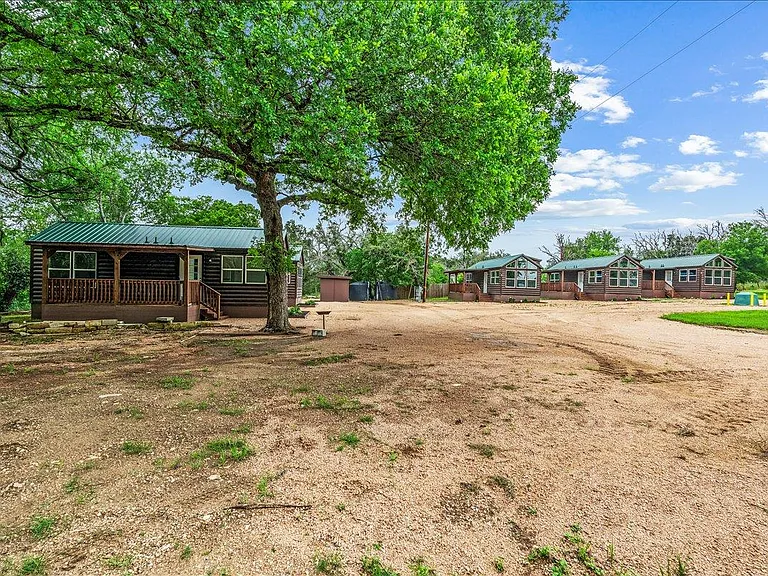 5192 S US Highway 281 — Photo 28
