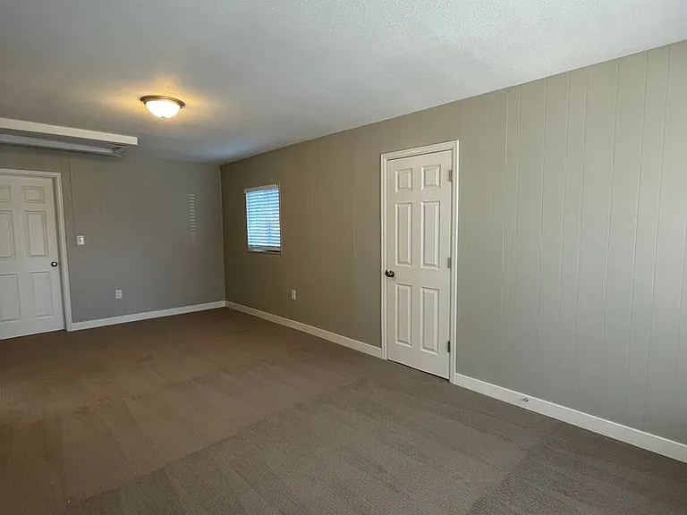 890 Revere St — Photo 10
