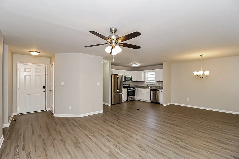 3 bed, 2.0 bath, 1200 sqft, $1,750 — Photo 3