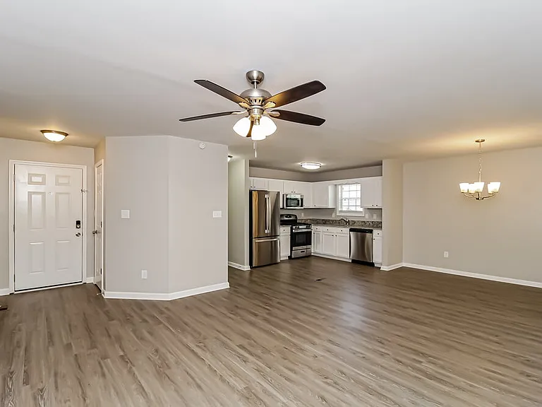 108 W Bridge Dr — Photo 3