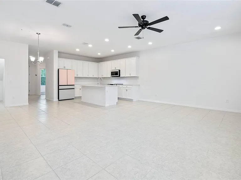 8149 Mosaic Ln — Photo 3