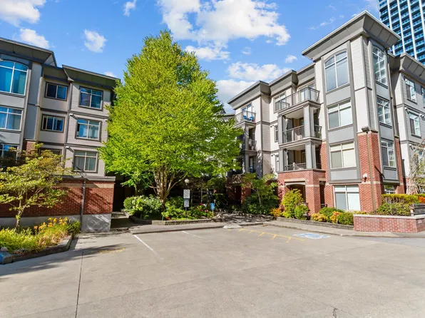 10499 University Dr #301, Surrey, BC V3T 0A4