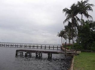 3208 W Riverside Dr, Fort Myers, FL 33901